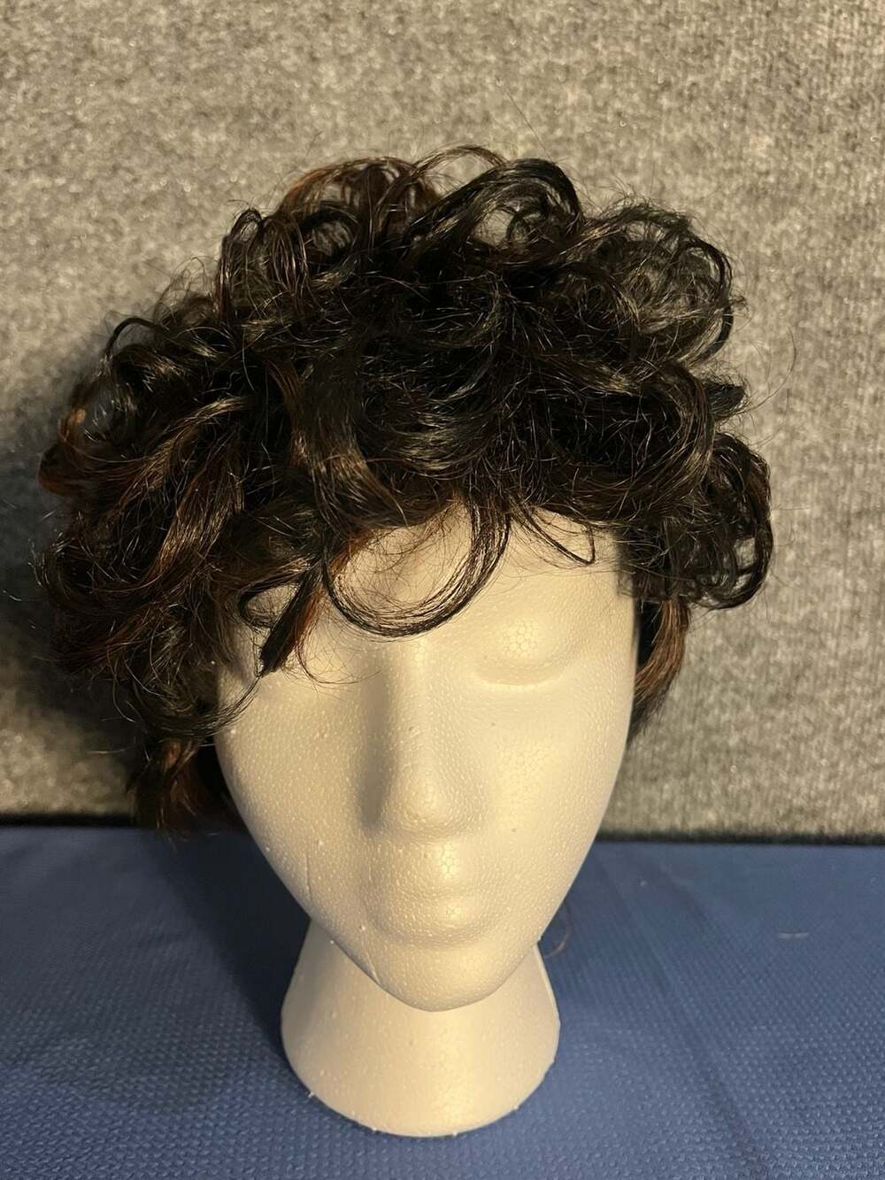 Ashro Short Curly Wig Size Average Brown Synthetic Hair 002-054